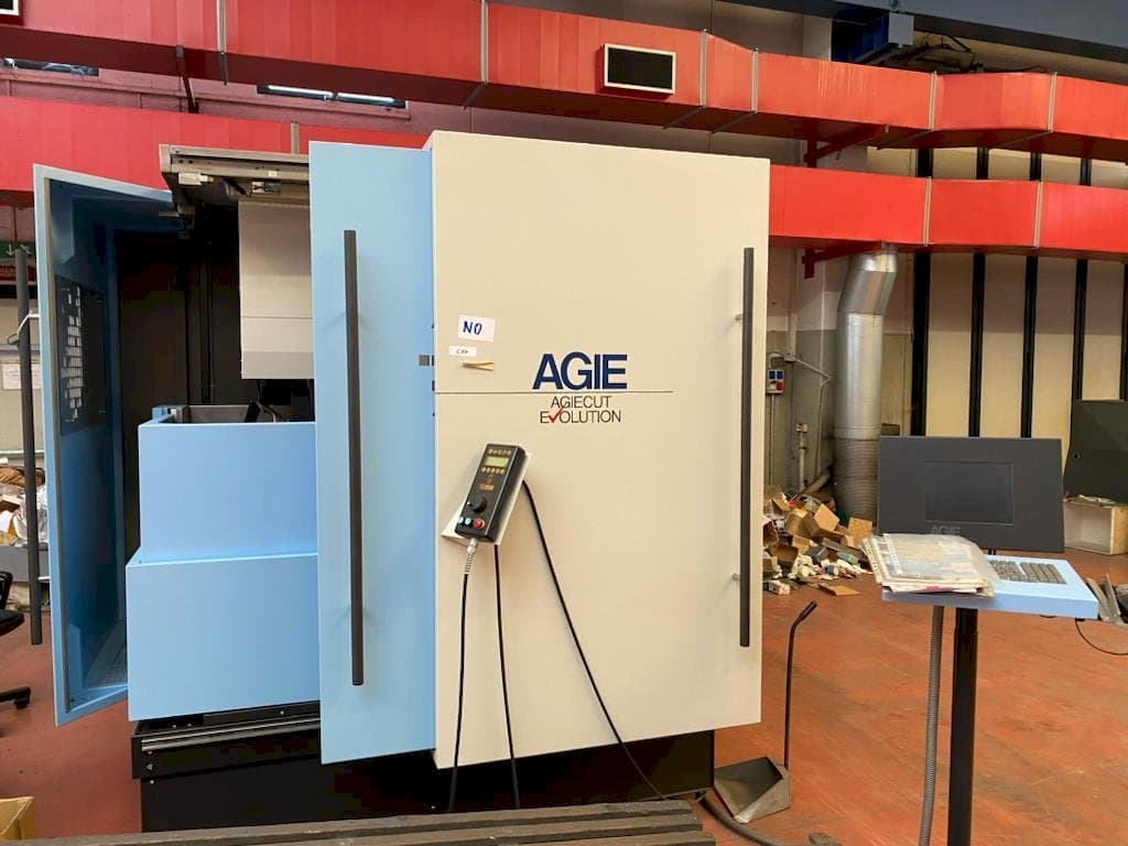 Vista Frontal da AGIE AGIEMATIC + AGIEPULS 60 HSF máquina