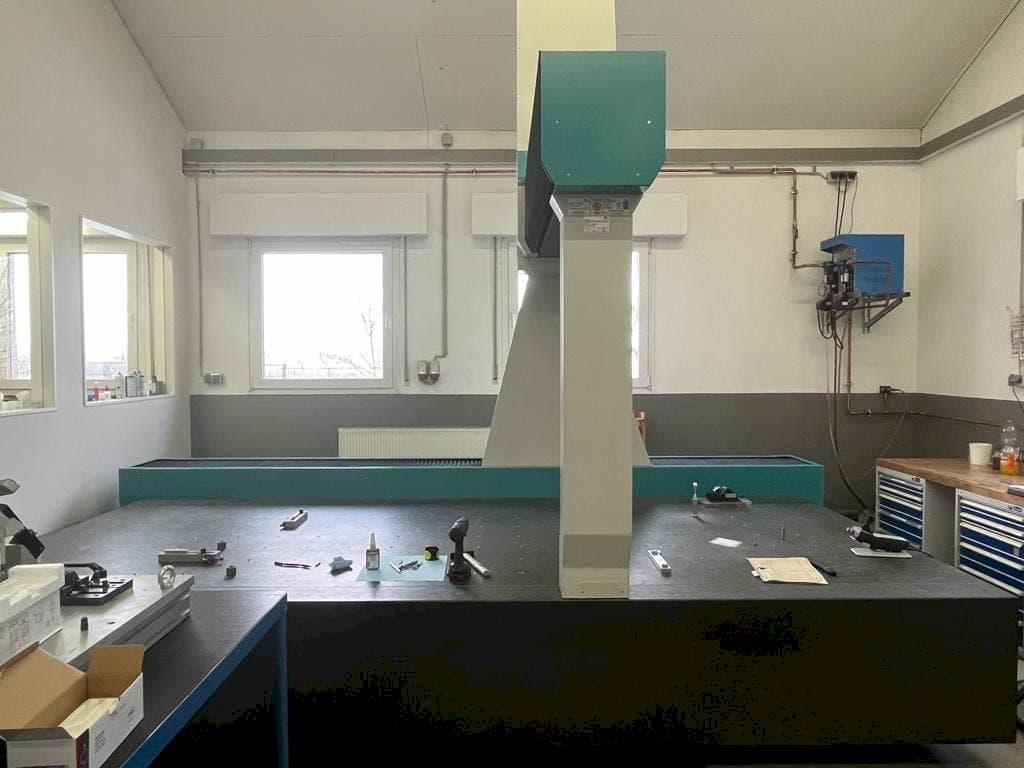 Vista Frontal  da Wenzel LH 1512  máquina