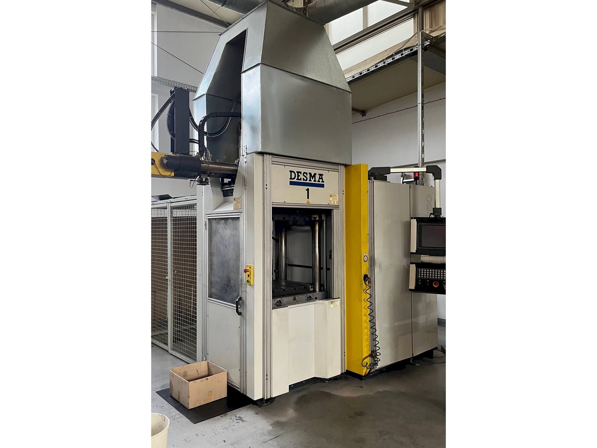 Vista Frontal da Kloeckner Desma 968.250 ZO máquina
