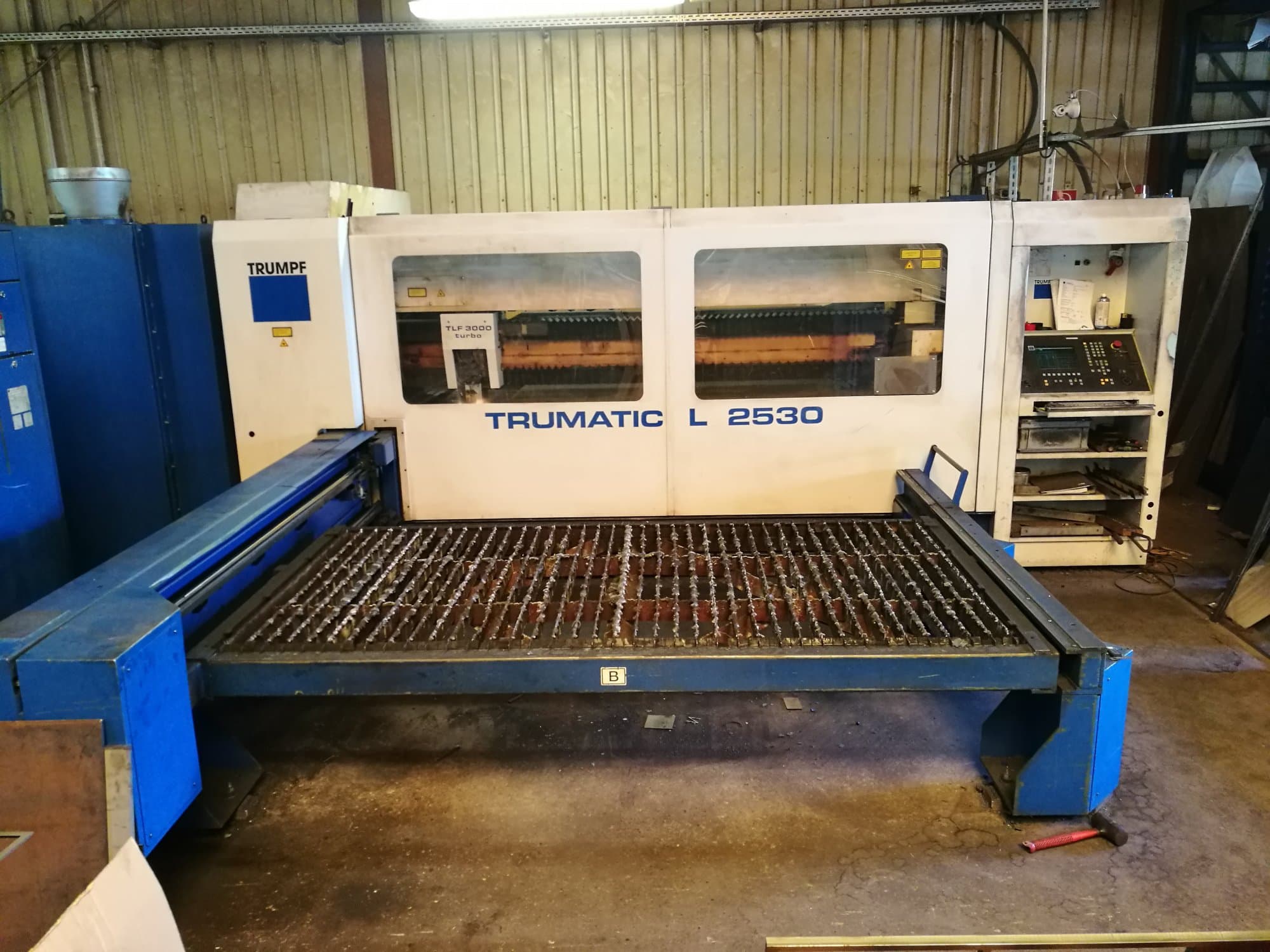 Vista Frontal da Trumpf Trumatic L2530 máquina