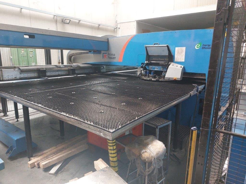 Vista Frontal da Prima Power SGe6 máquina