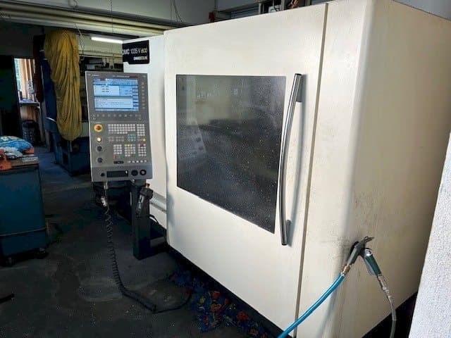 Vista Frontal da DMG 1035 Evo máquina
