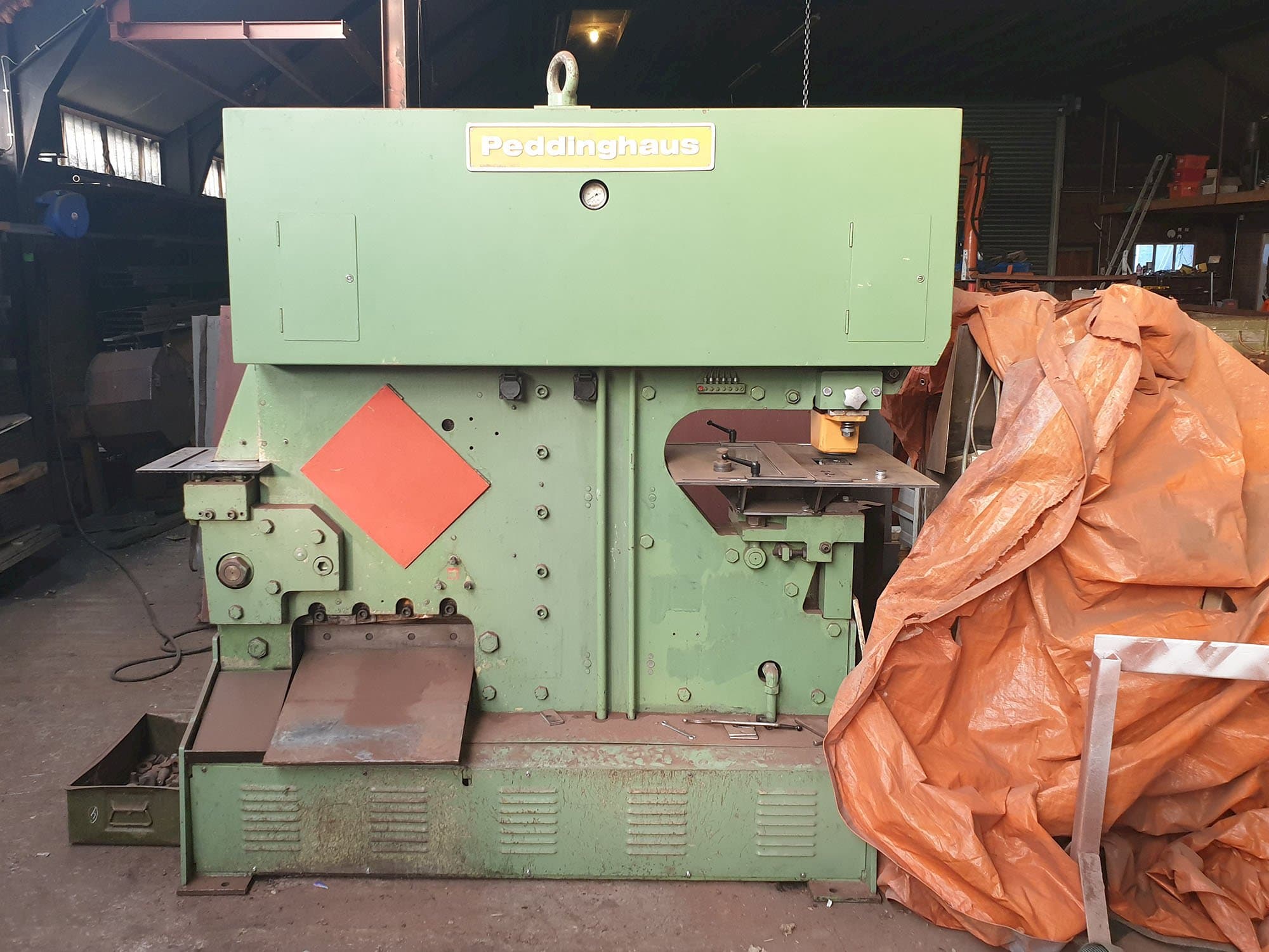 Vista Frontal  da Peddinghaus Peddimaster 110/170  máquina