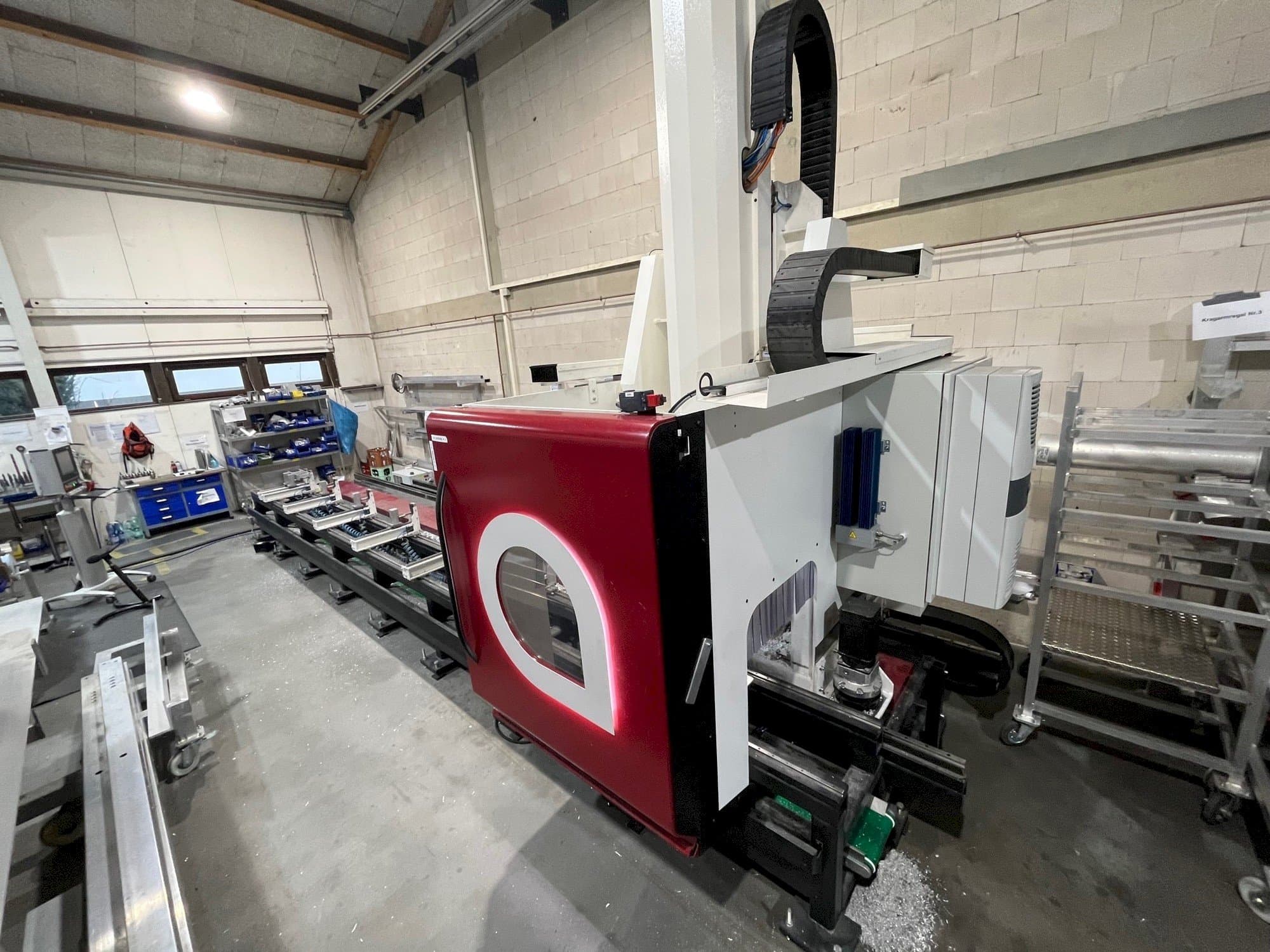 Vista Frontal da Austen AX 607 máquina