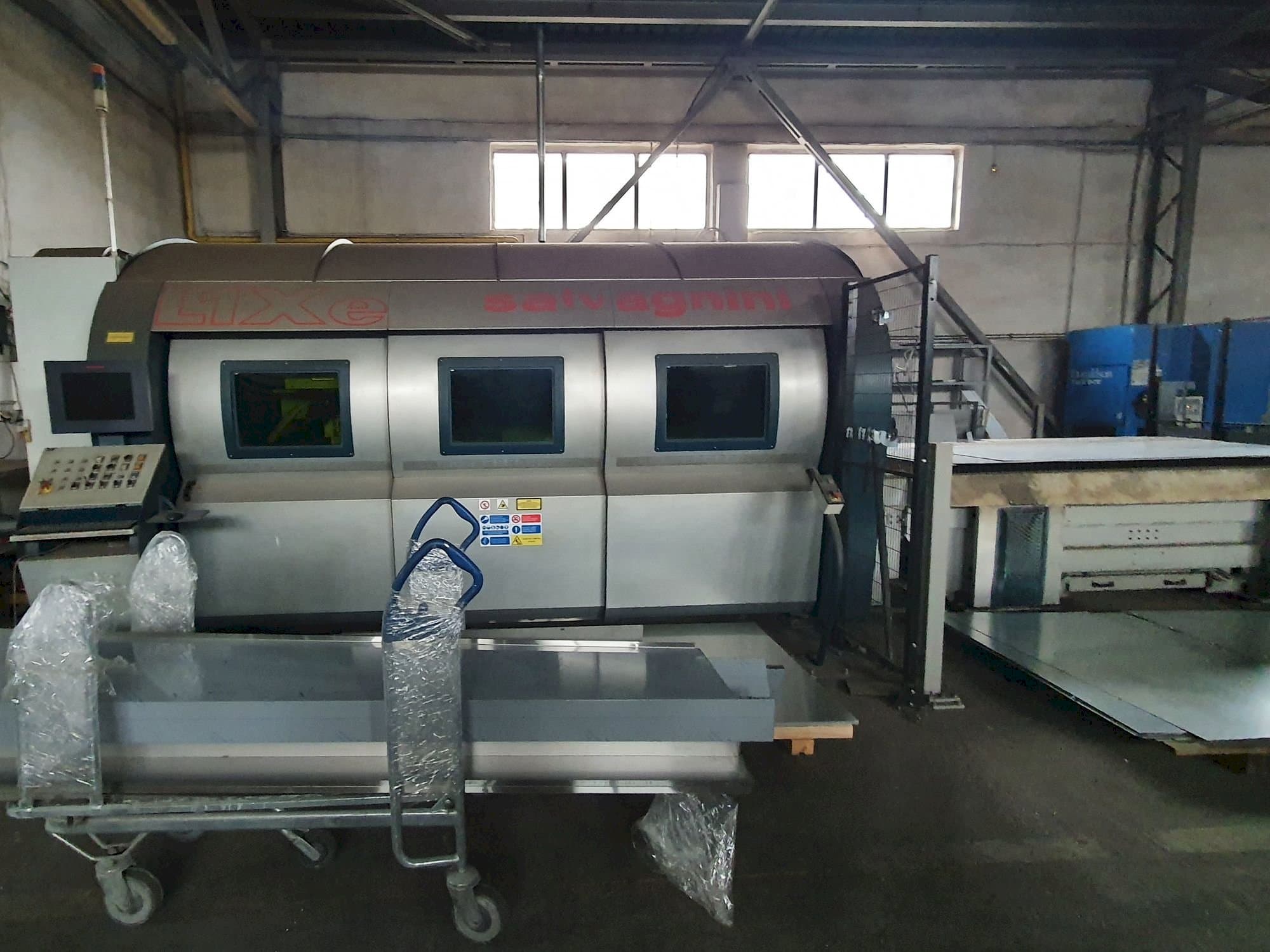 Vista Frontal  da Salvagnini L1X  máquina