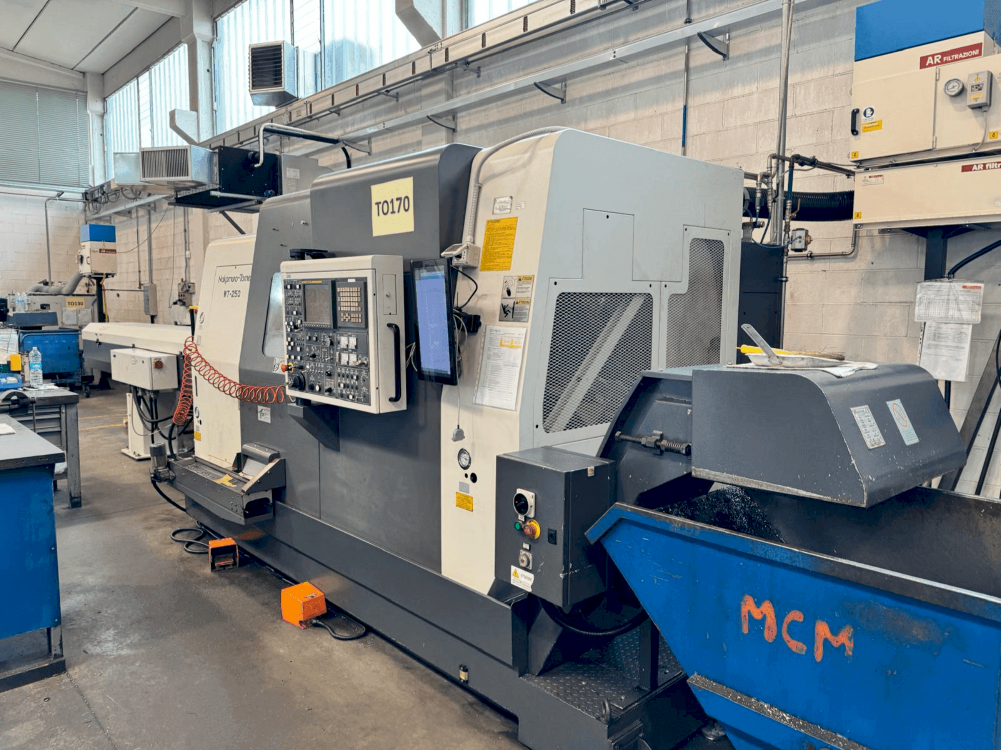 Vista Frontal  da NAKAMURA WT 250  máquina