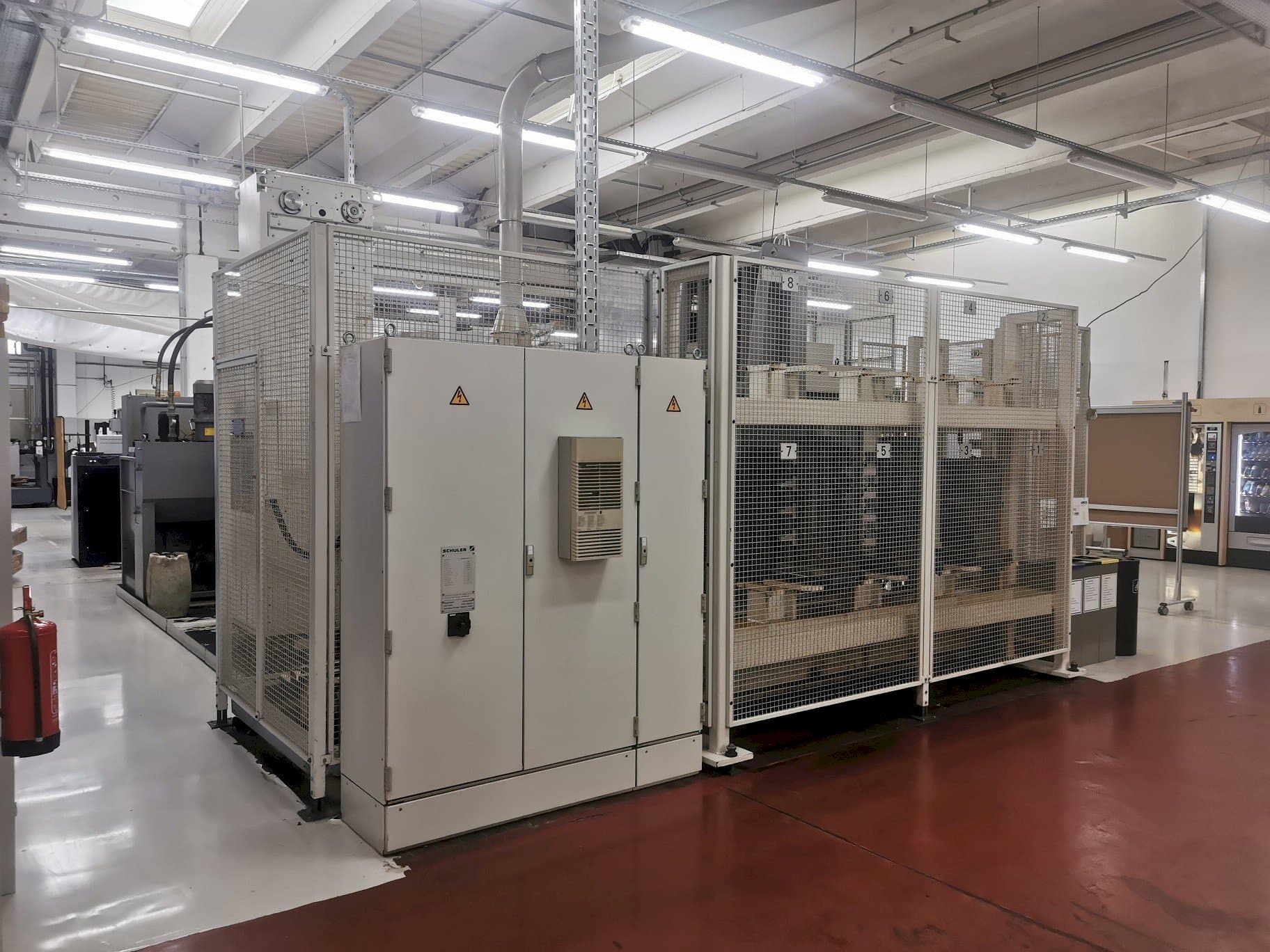 Vista Frontal da HELLER MC 16 máquina