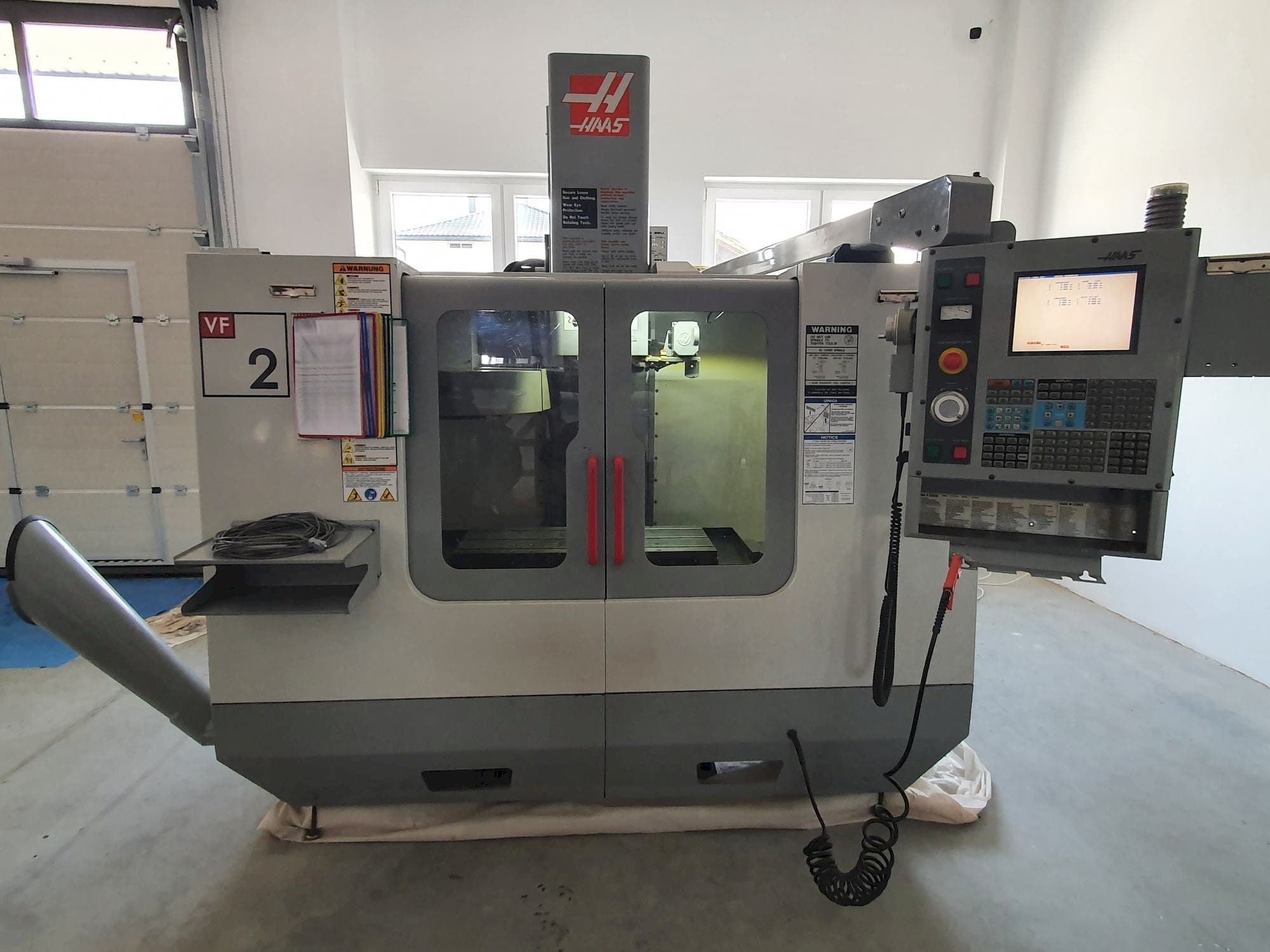 Vista Frontal da HAAS VF-2BHE máquina