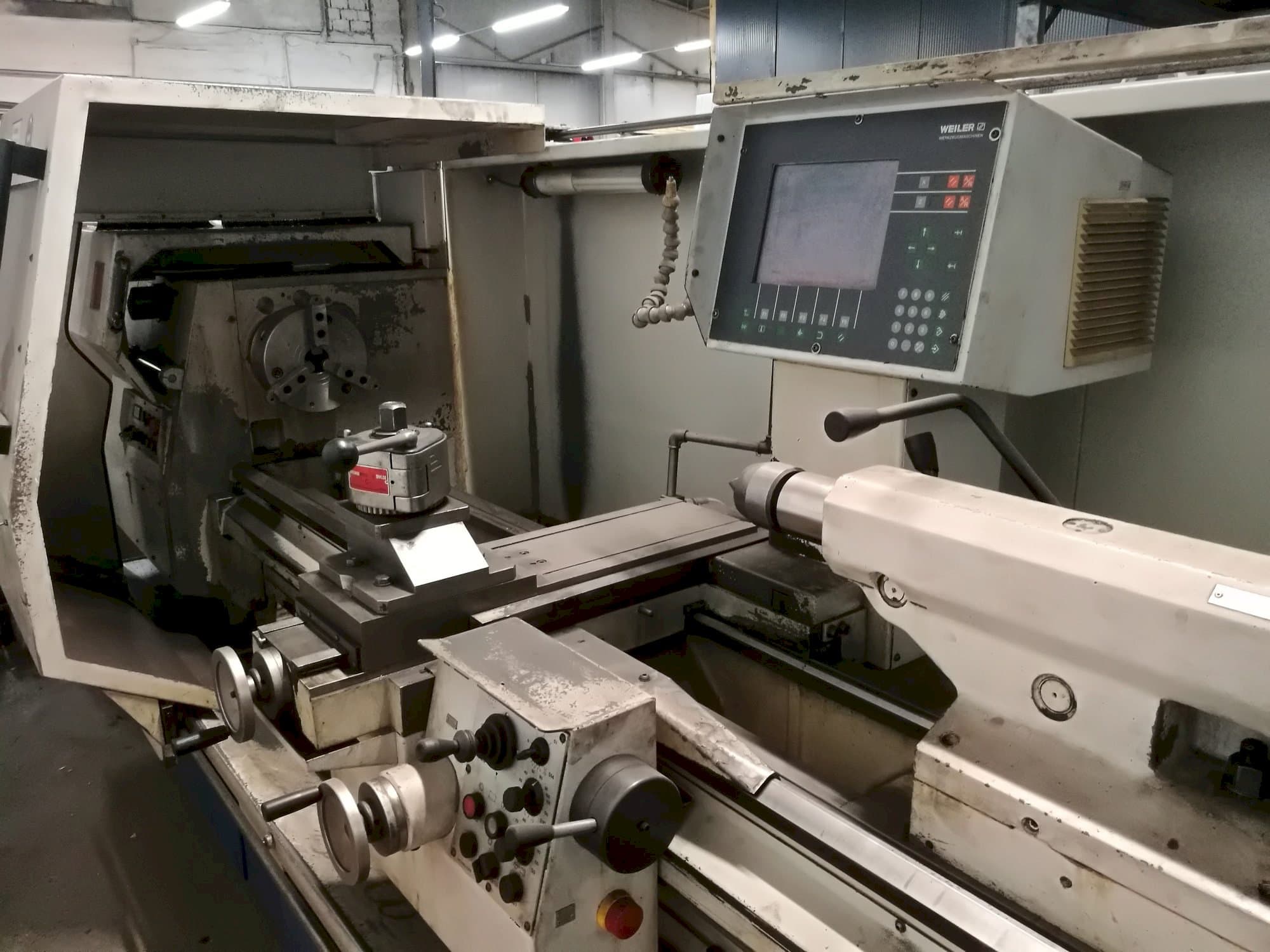 Vista Frontal  da Weiler E50/2  máquina