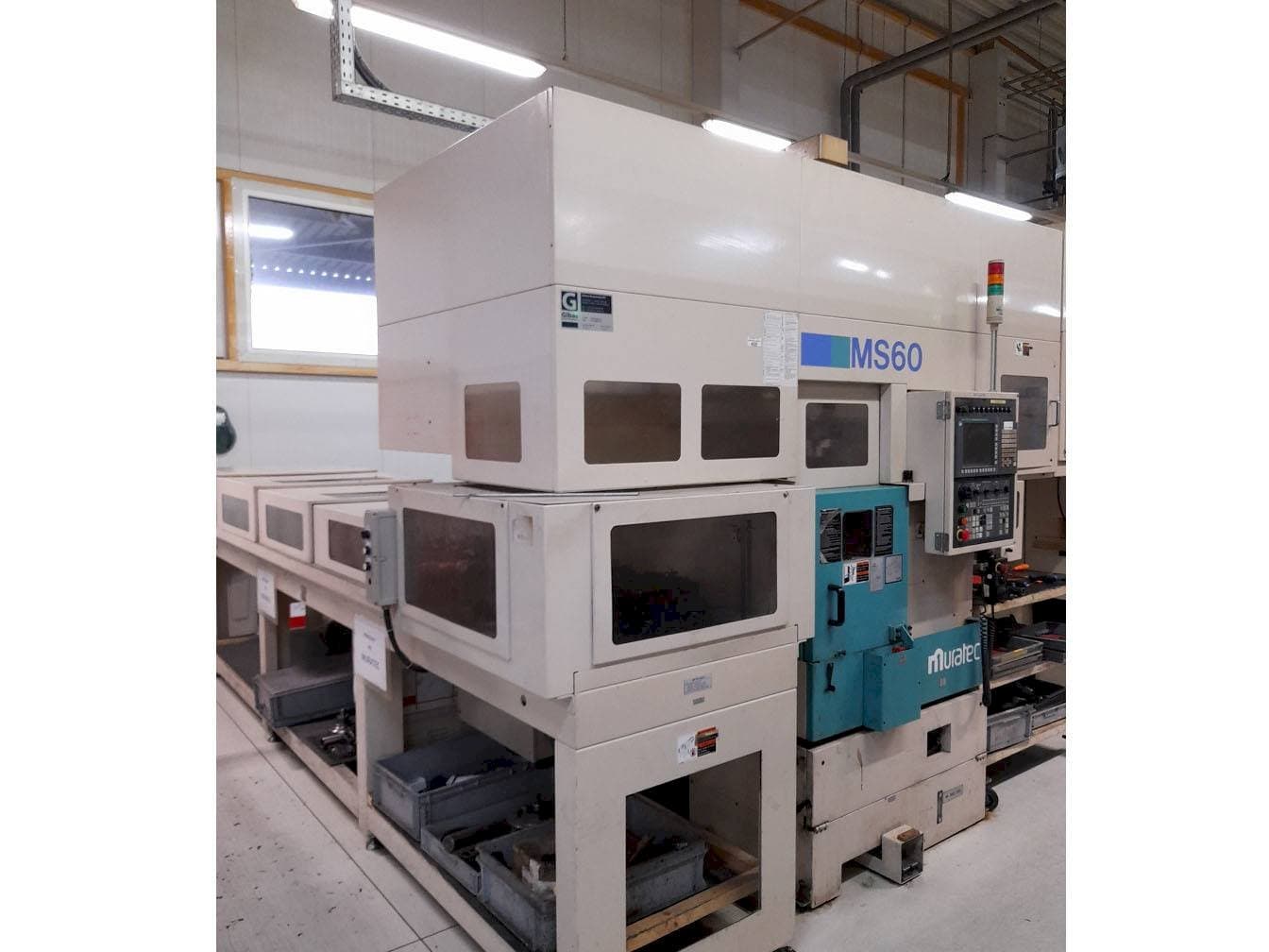 Vista Frontal da Muratec MS60 máquina