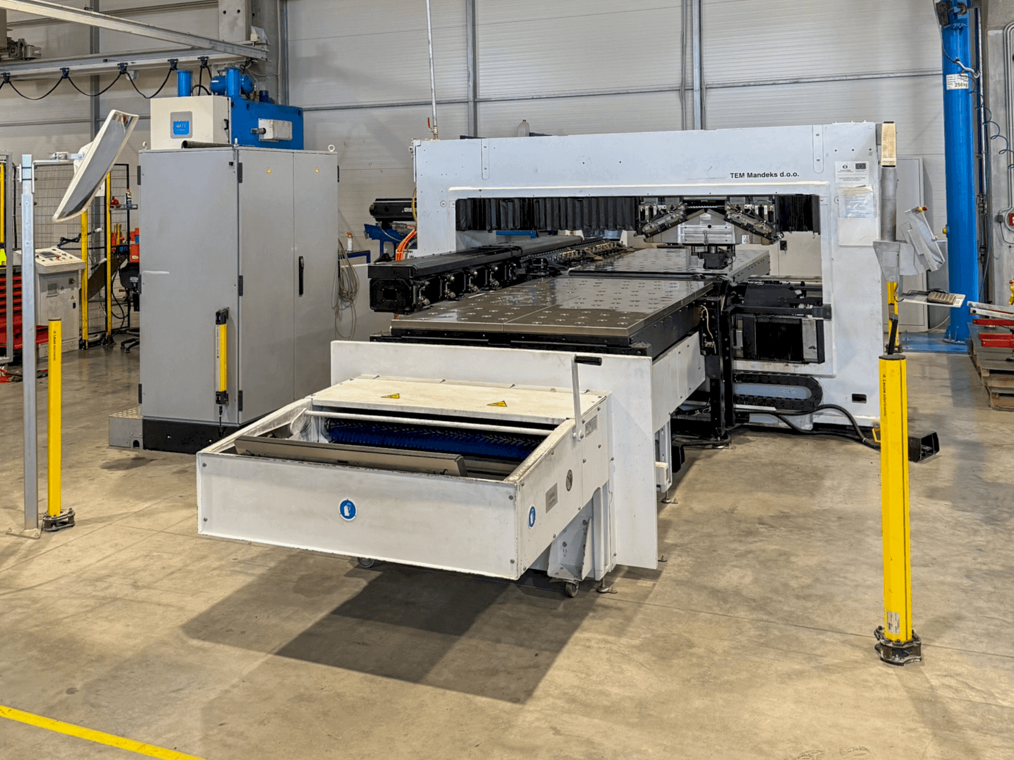 Vista Frontal da TRUMPF TruPunch 1000 (S19) máquina