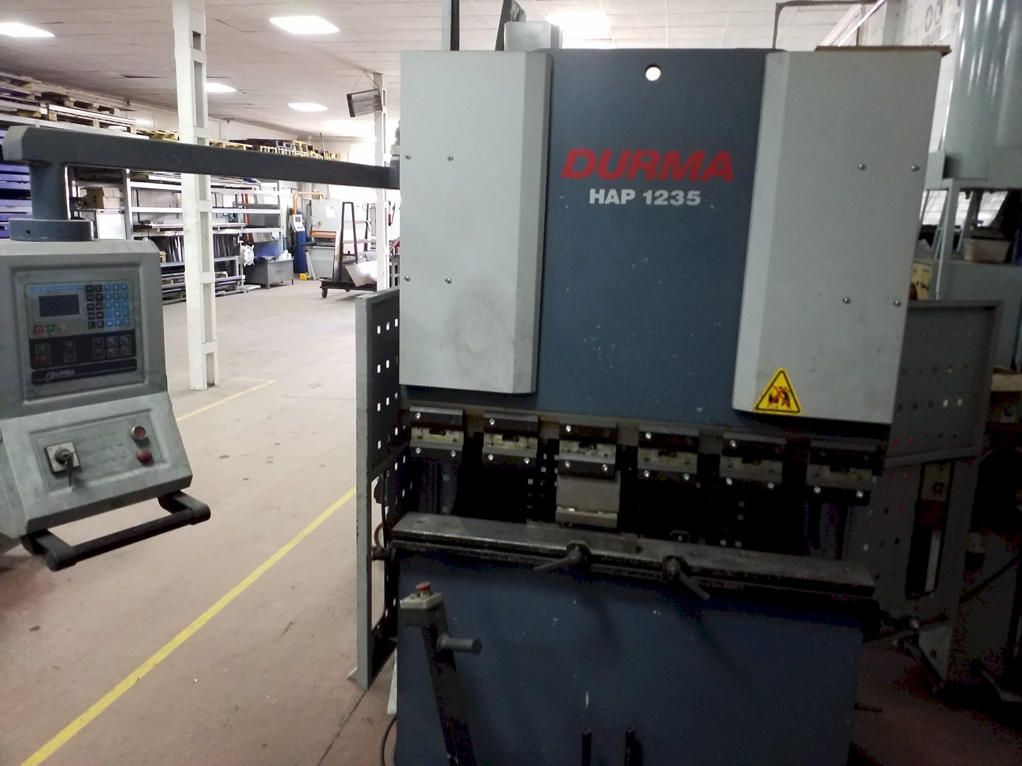 Vista Frontal da Durma HAP-1235 máquina