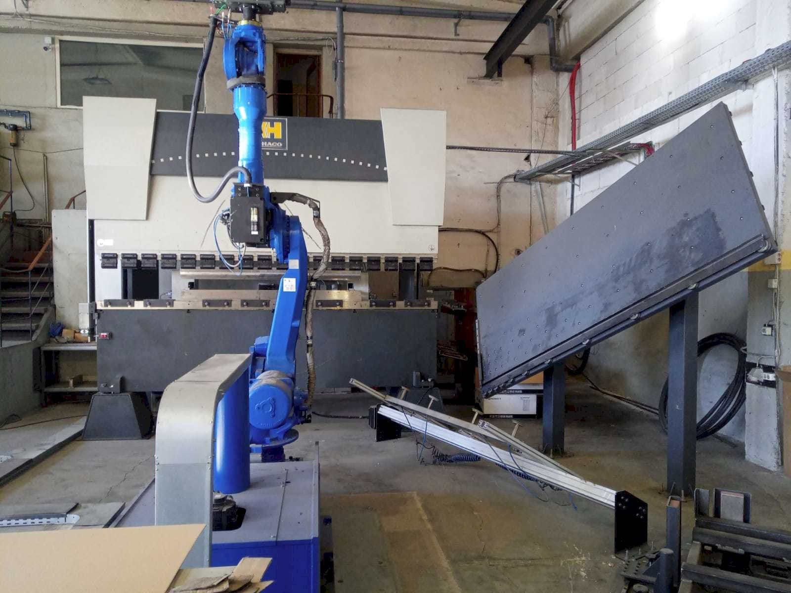 Vista Frontal da HACO ERM 36150 máquina