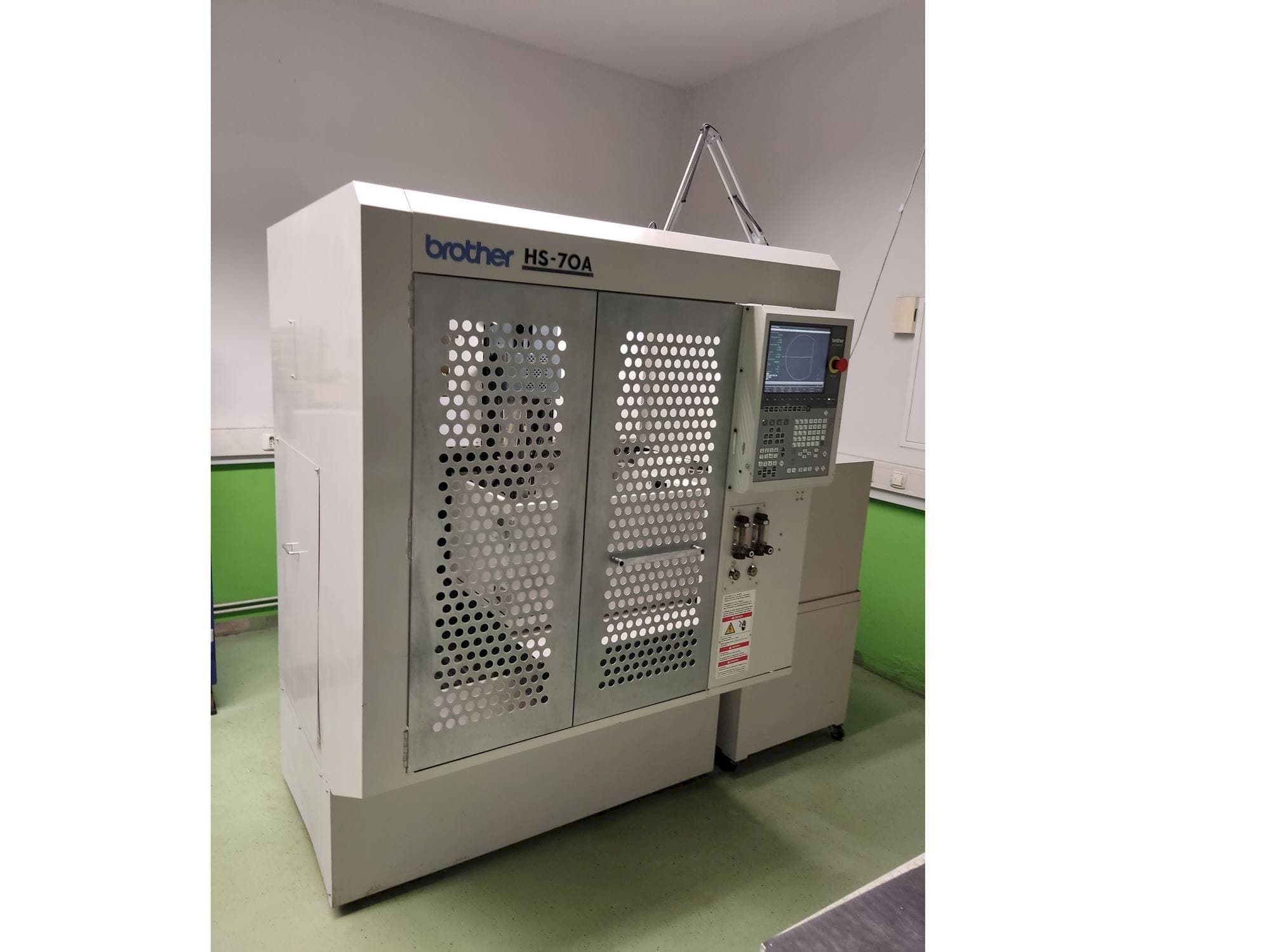 Vista Frontal da Brother HS-70A máquina