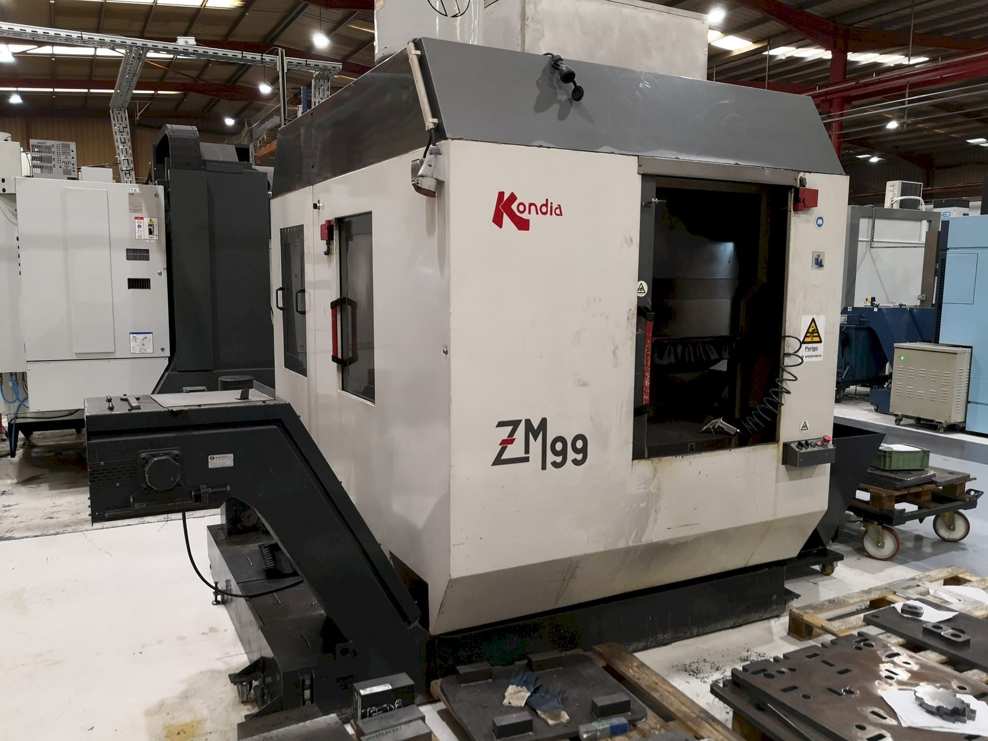 Vista Frontal da KONDIA ZM99 máquina