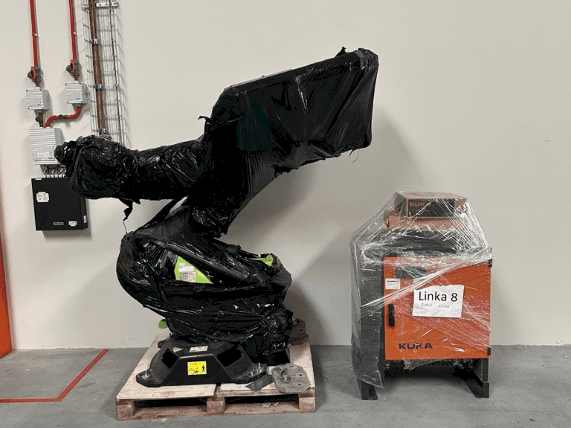 Vista Frontal da KUKA KR-90 R3100 máquina