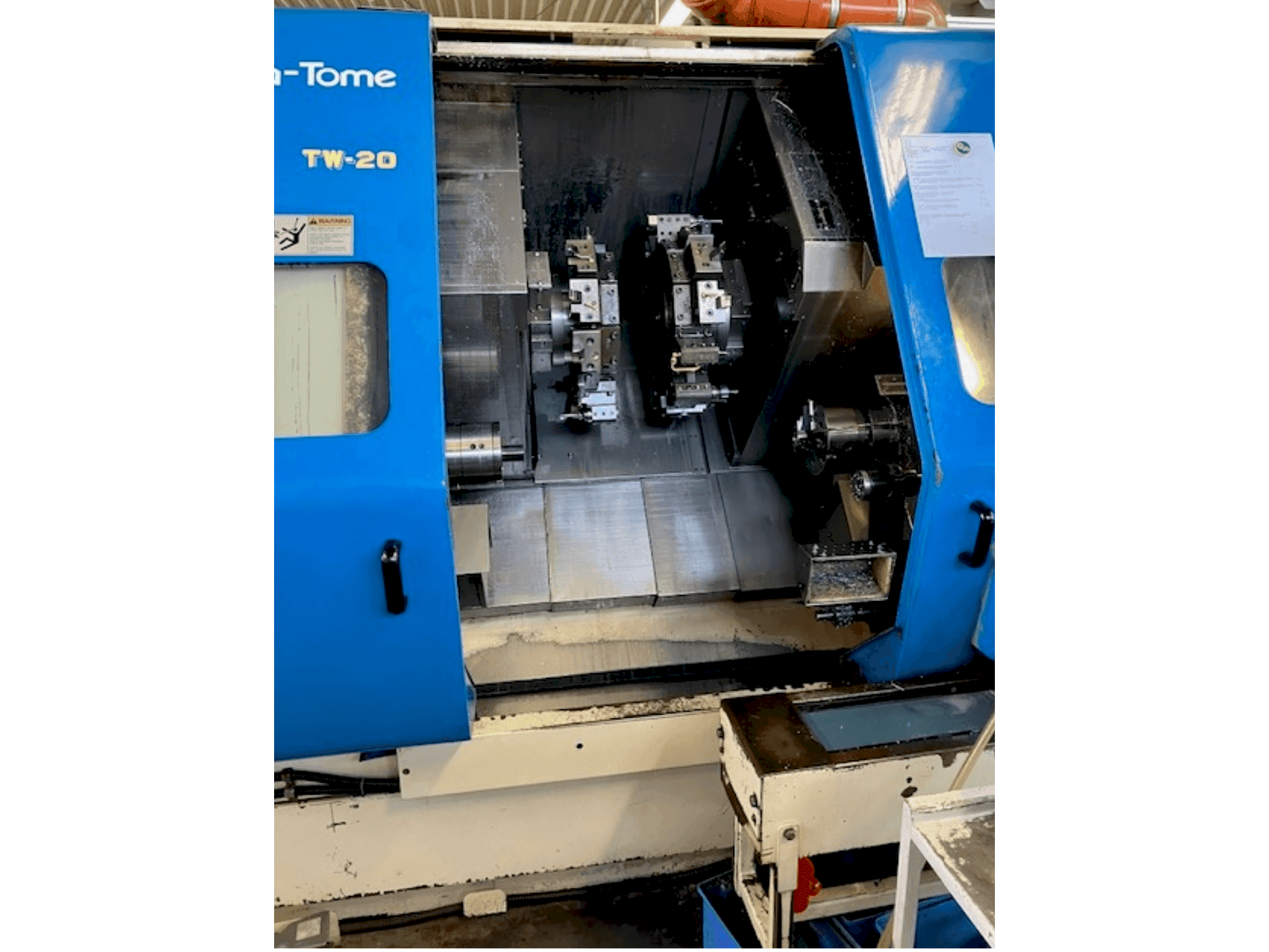Vista Frontal da NAKAMURA-TOME TW-20 máquina