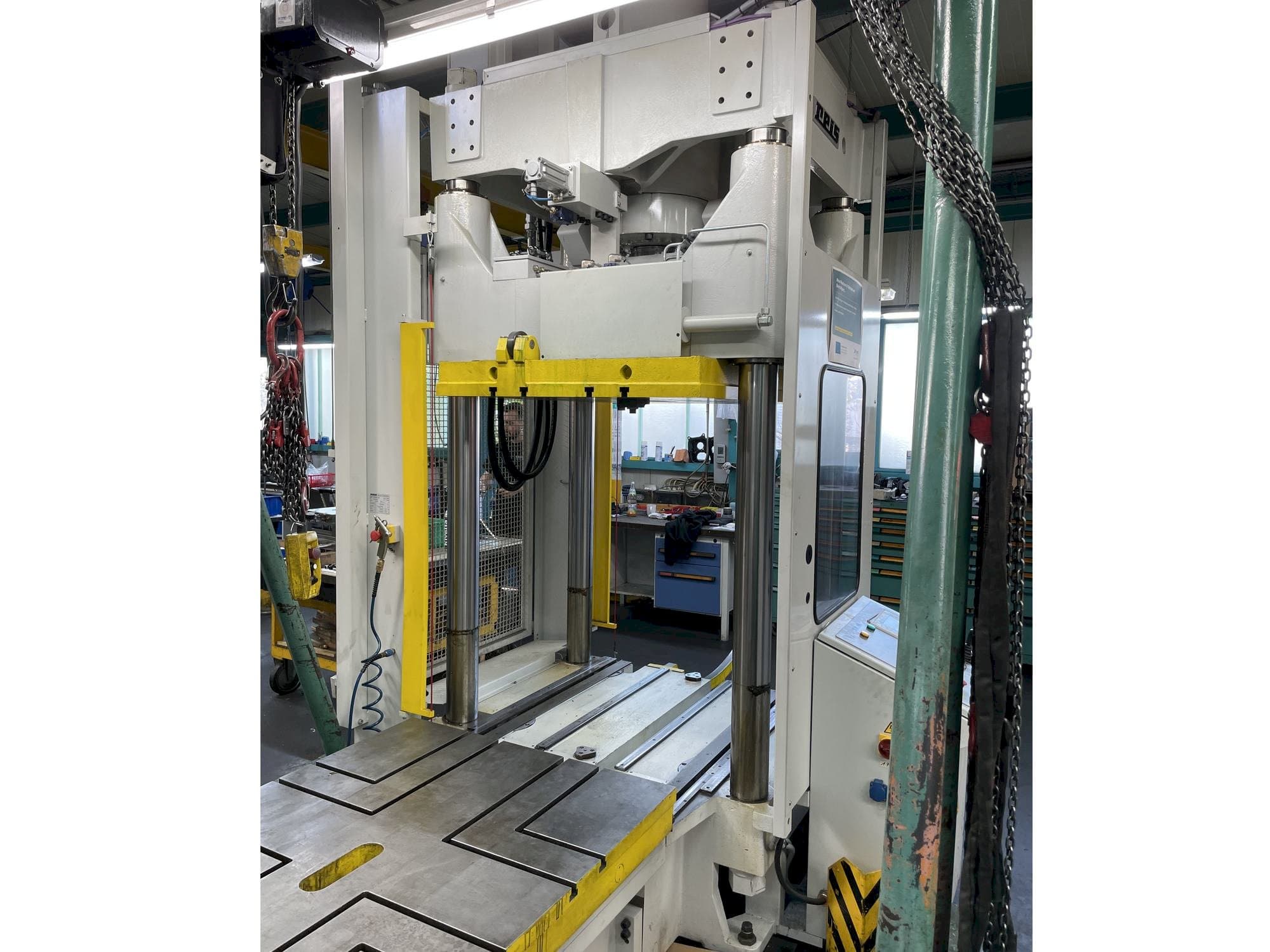 Vista Frontal da Reis TUS 100 máquina