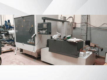 Vista Frontal da FANUC Aplha-1iA máquina