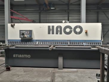 Vista Frontal da HACO ATS 3206 máquina