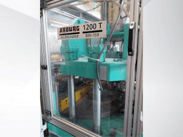 Vista Frontal da Arburg Allrounder 1200T 800-150 máquina