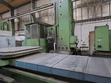 Vista Frontal da TOS WHN 13.8 CNC máquina