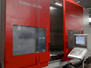 Vista Frontal da Matec 30 HV máquina