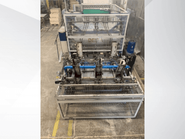 Vista Frontal da DELTA pallet nailing machine line máquina
