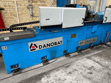 Vista Frontal da DANOBAT RP-2500-NC máquina