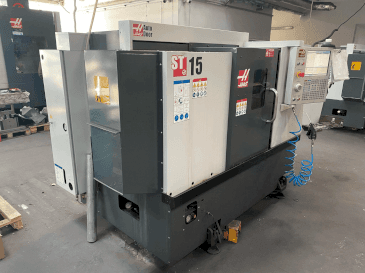 Vista Frontal da HAAS ST-15 máquina