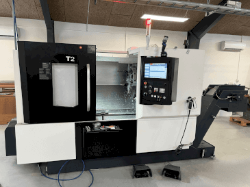 Vista Frontal  da DMG MORI T2  máquina