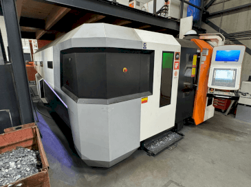 Vista Frontal da ERMAKSAN Fibermak Momentum Gen-3 4,0,kW máquina