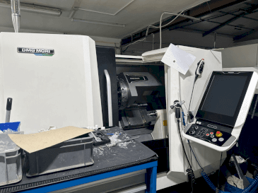 Vista Frontal da DMG MORI CLX 350 V4 máquina