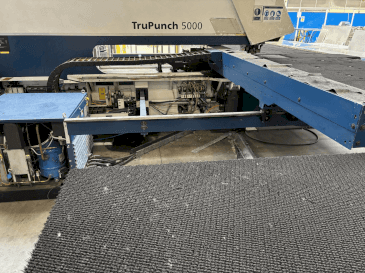 Vista Frontal da TRUMPF TRUPUNCH 5000 S10 máquina