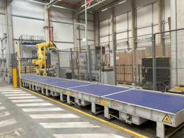 Vista Frontal da FANUC M-2000iA/1700L máquina