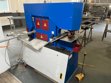 Vista Frontal da Metallkraft HPS 65 DS máquina