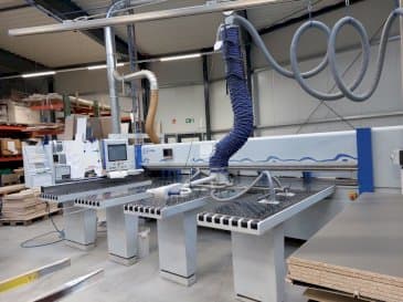 Vista Frontal da HOLZMA HPP 380 máquina