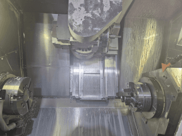 Vista Frontal da Okuma Multus B300 II máquina