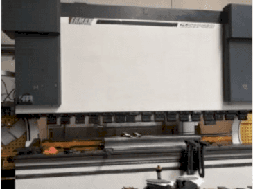 Vista Frontal da ERMAK CNC HAP 4100x400 máquina
