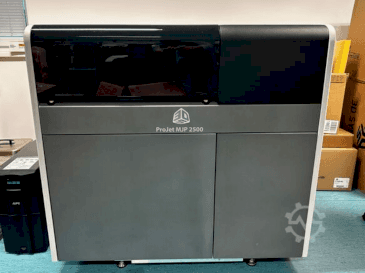 Vista Frontal da 3DSYSTEMS projet 2500 plus máquina