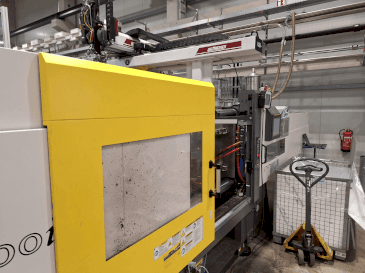 Vista Frontal da FANUC Roboshot S300iA máquina