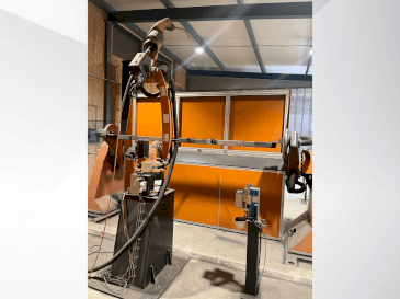 Vista Frontal da KUKA KR8 R2100-2 arc HW máquina