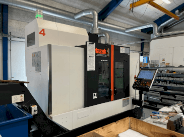 Vista Frontal da Mazak VCN-530C máquina