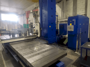 Vista Frontal  da TOS WHN 13.8  máquina