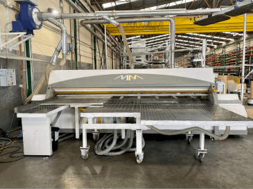 Vista Frontal da MACMAZZA Top Saw máquina