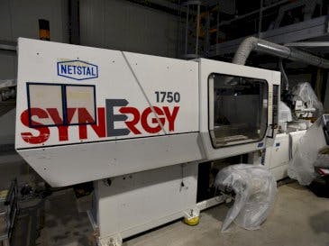Vista Frontal  da Netstal SynErgy 1750-460  máquina