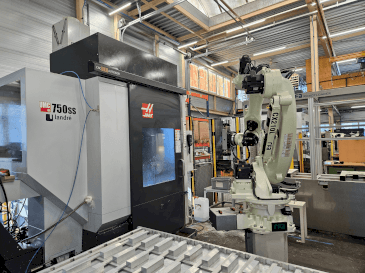 Vista Frontal da HAAS UMC-750SS máquina