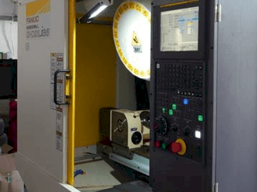 Vista Frontal da FANUC ROBODRILL α-D21LiB5 máquina