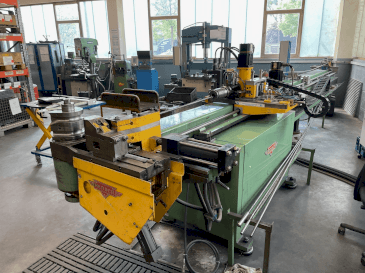 Vista Frontal da HERBER 42 CNC máquina