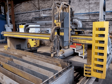 Vista Frontal da ESAB Combirex DX 4000 máquina